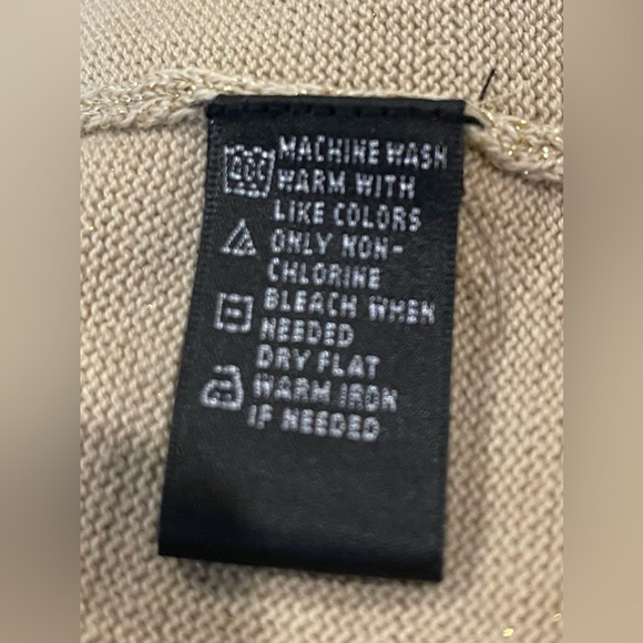 Cest City sleeveless top. Gold glitter. Size M - Picture 9 of 9